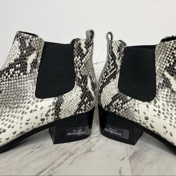 New! Blondo Emelia Snakeskin Bootie - Picture 6 of 12